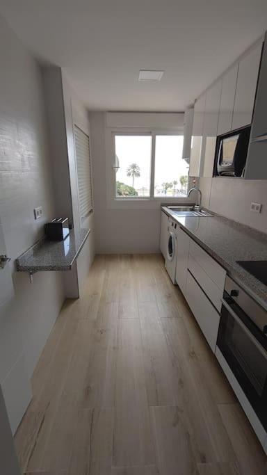 Precioso Apartamento Frente A La Playa Torre Del Mar Eksteriør bilde