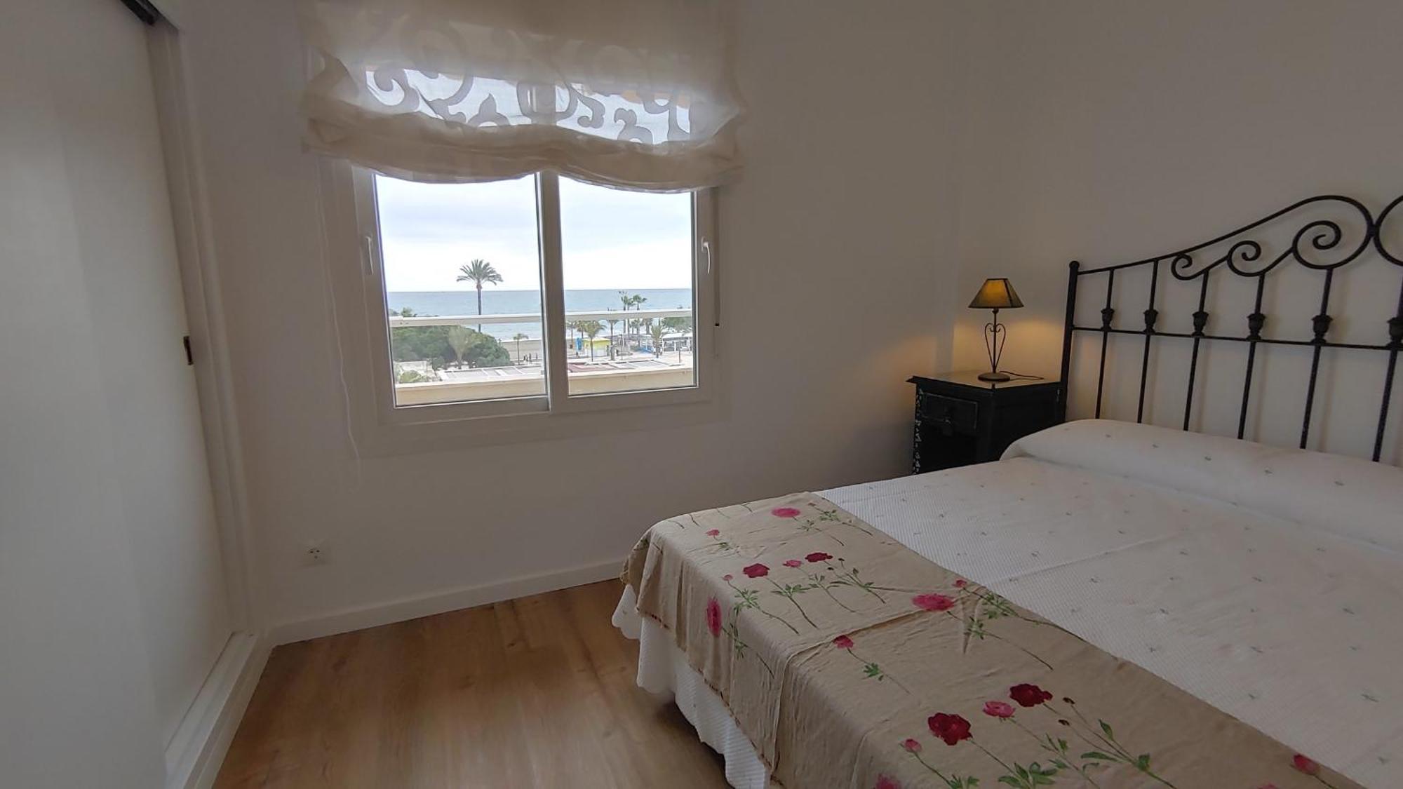 Precioso Apartamento Frente A La Playa Torre Del Mar Eksteriør bilde