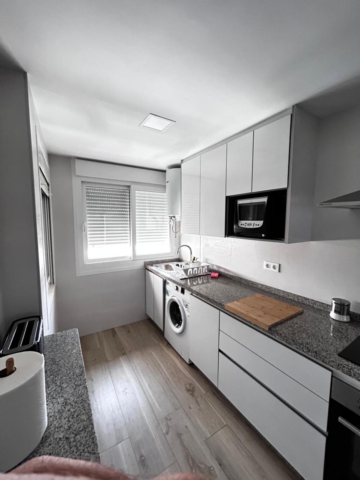 Precioso Apartamento Frente A La Playa Torre Del Mar Eksteriør bilde
