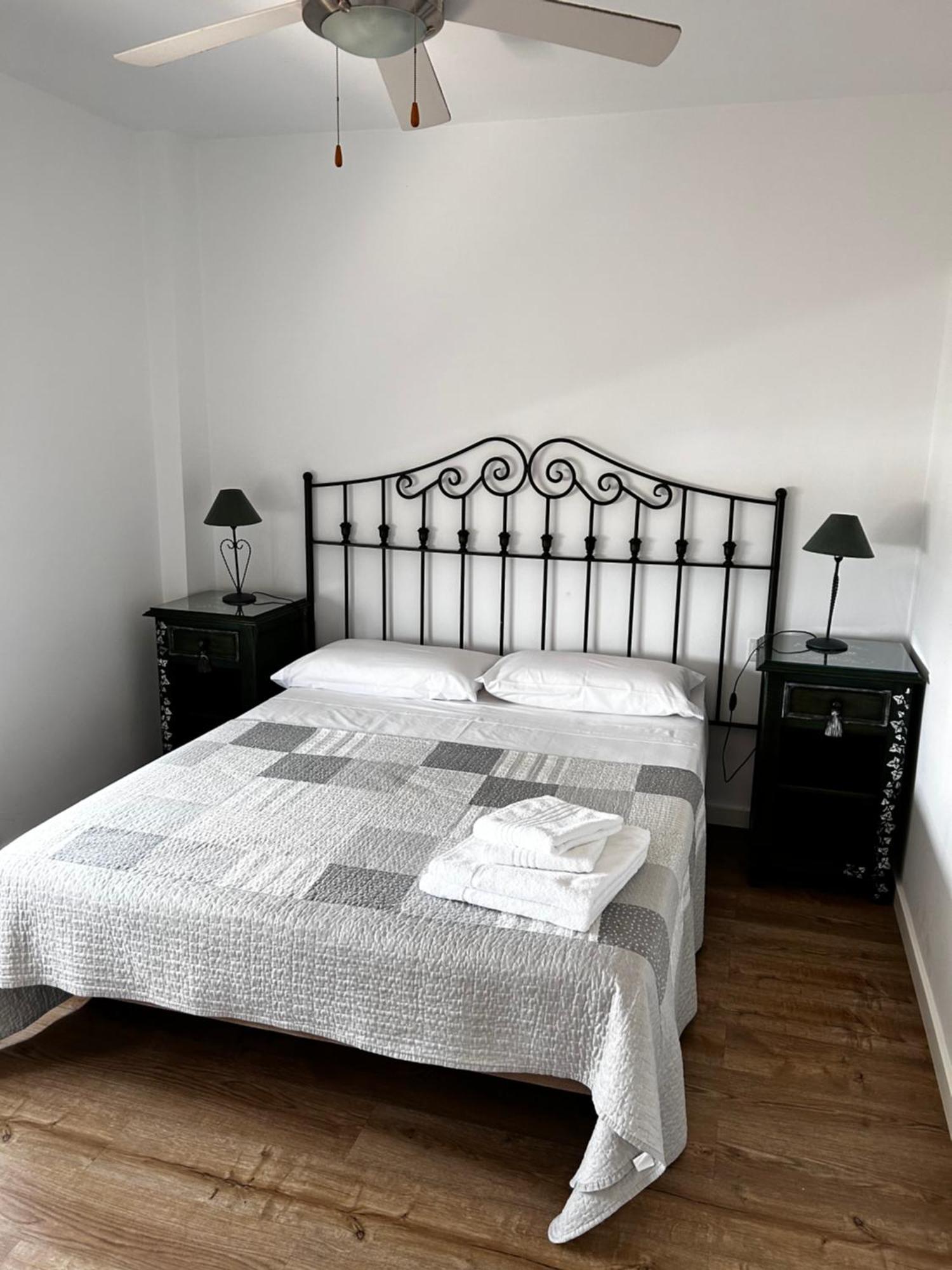 Precioso Apartamento Frente A La Playa Torre Del Mar Eksteriør bilde