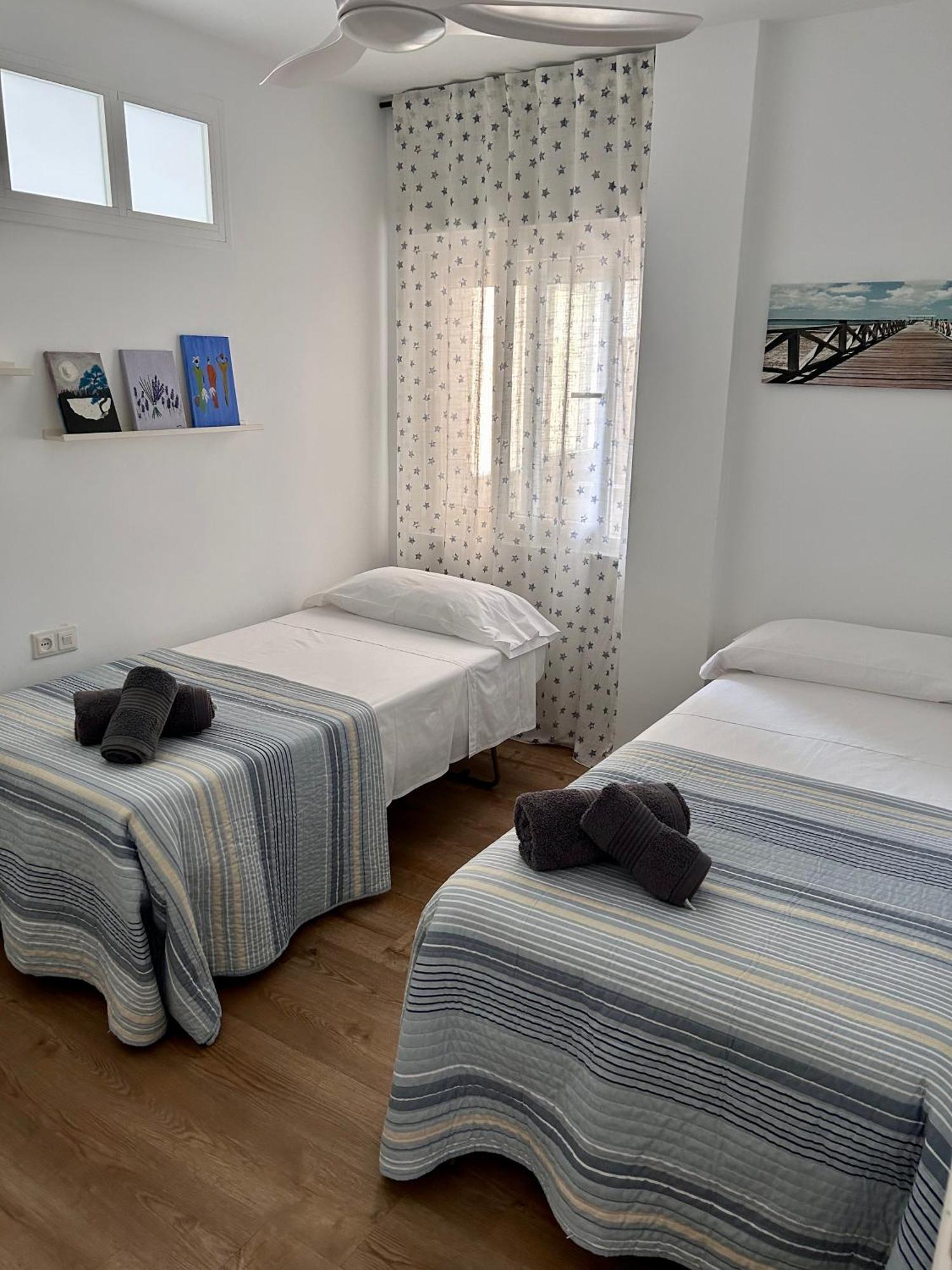 Precioso Apartamento Frente A La Playa Torre Del Mar Eksteriør bilde